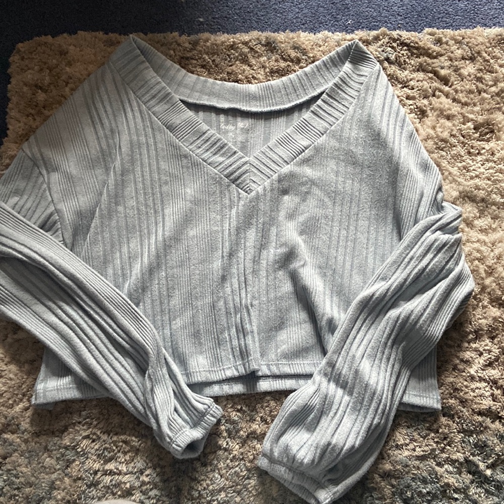 Hollister v neck